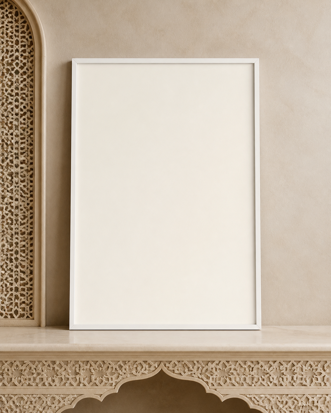 Cadre Blanc Minimaliste – cadre vide posé sur une table