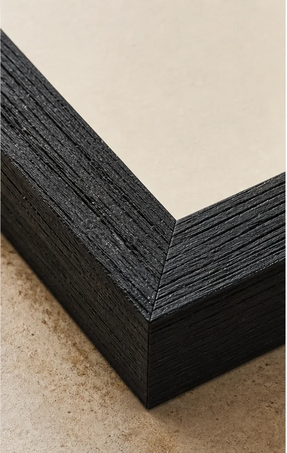 Détail de matière et finition de Cadre en bois brûlé