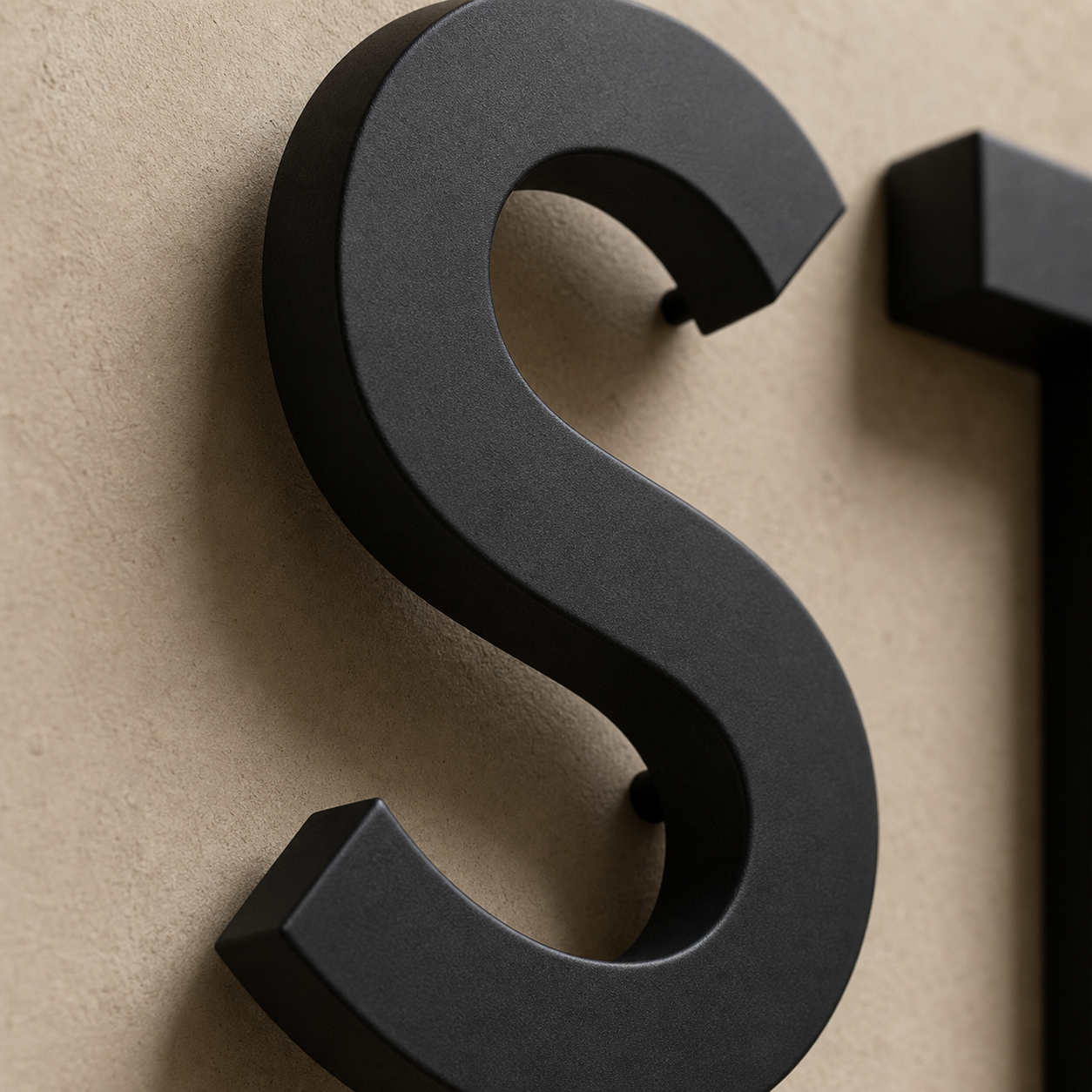 Lettres 3D Noir Mat – détail de matière et d’épaisseur