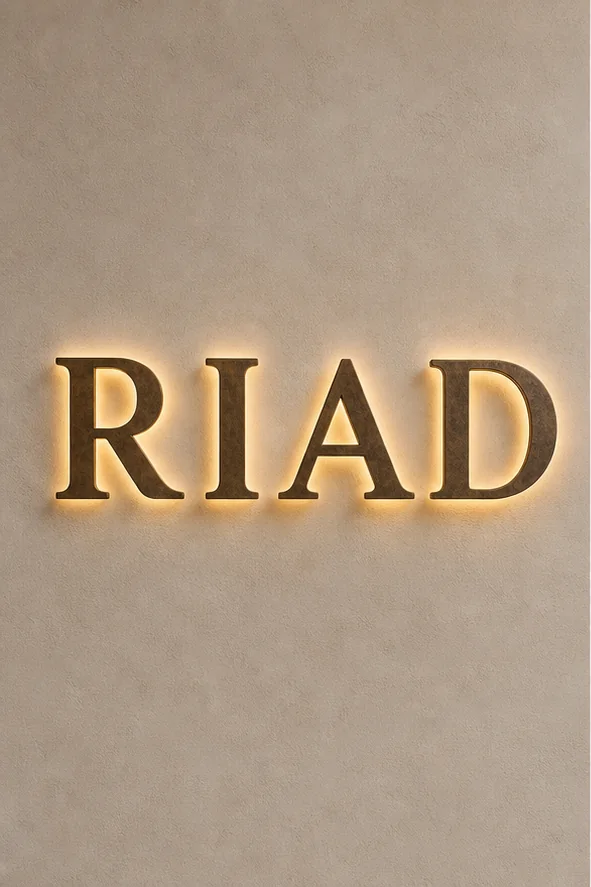 Riad rétroéclairé – vue principale du lettres murales 3D