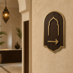 Signalétique 3D Riad – installation dans un espace professionnel