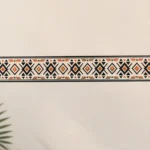 Frise amazighe contemporaine – vue principale du sticker mural décoratif